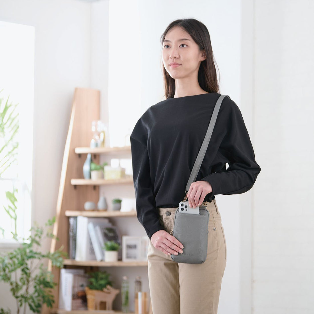 The Elecom Mapoche Pouch Collection Defines the Perfect Everyday Phone Pouch